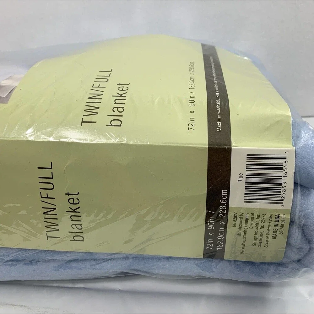 Owen Manufacturing Blanket 100% Polyester Twin Full Light Blue‎ New